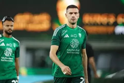 منافس بيراميدز.. جاهزية مدافع أهلي جدة قبل مواجهة الهلال في الدوري السعودي